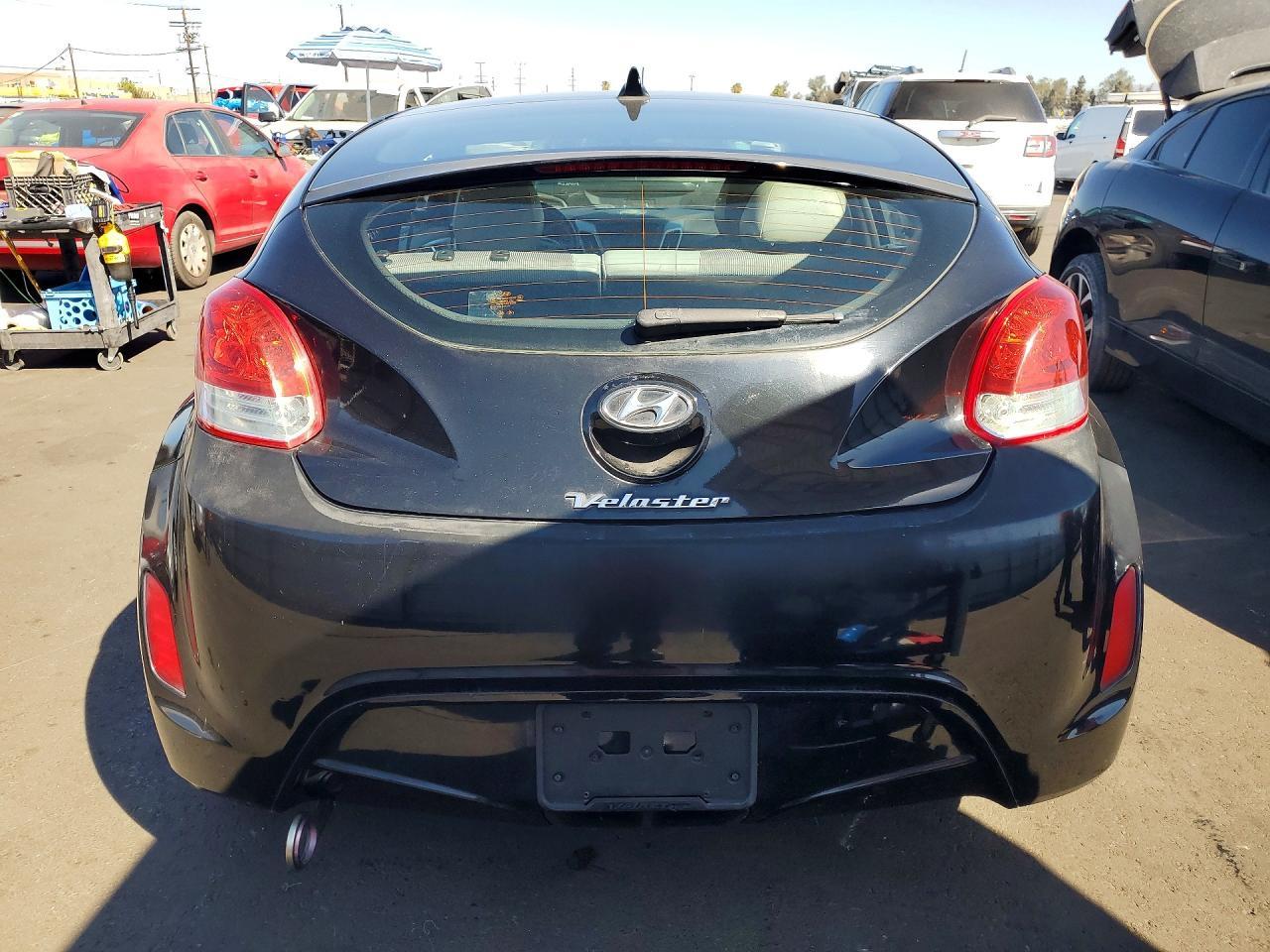 2012 Hyundai Veloster Base - Фото 6