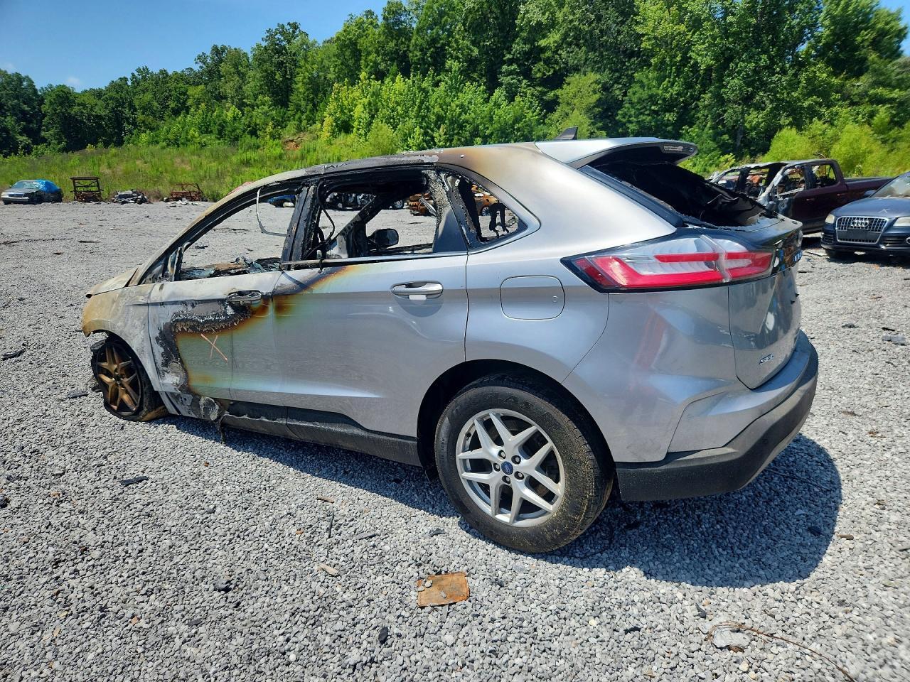 2022 Ford Edge Sel - Image 2