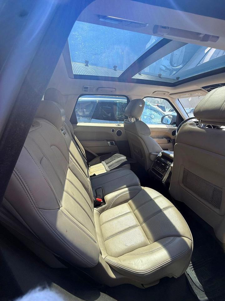 2017 Land Rover Range Rover Sport Hse - Image 6