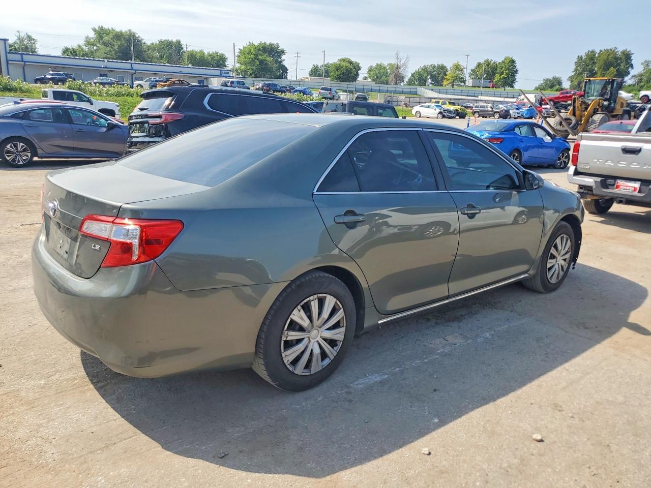 2012 Toyota Camry Le - Фото 3