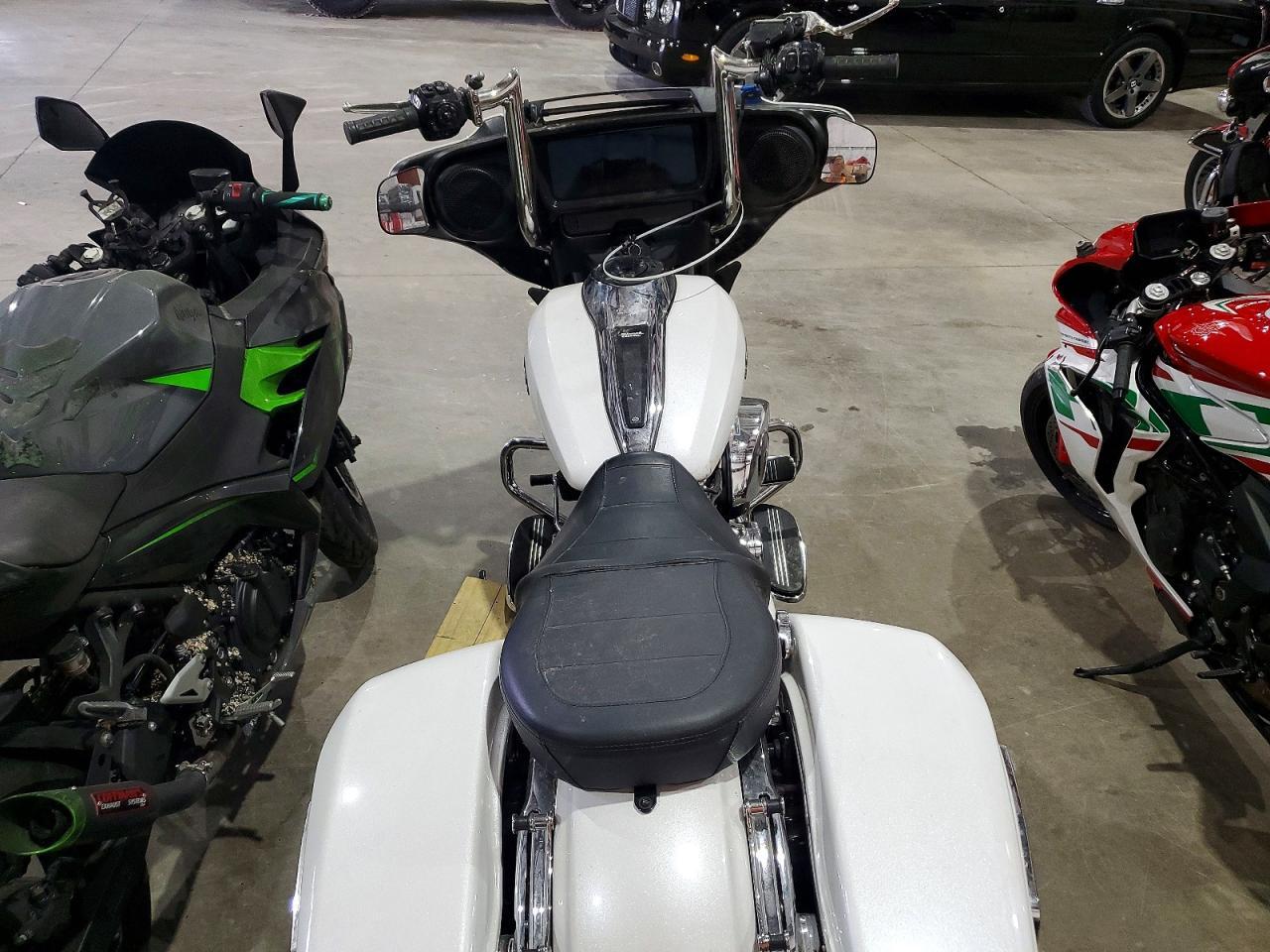 2024 Harley-Davidson Flhx - Фото 6