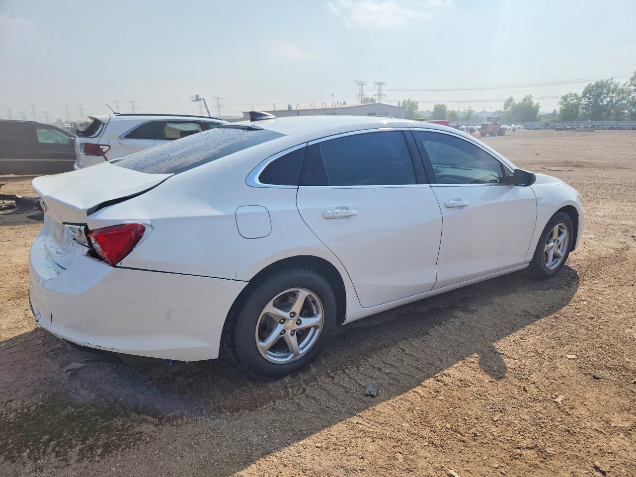 2016 Chevrolet Malibu L - Image 3