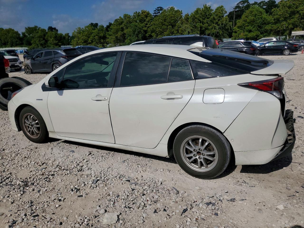 2017 Toyota Prius Two - Фото 2