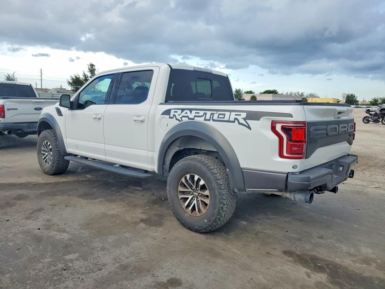 2021 Ford F150 Lightning Pro/Lightning Xlt/Lightning Lariat - Фото 2