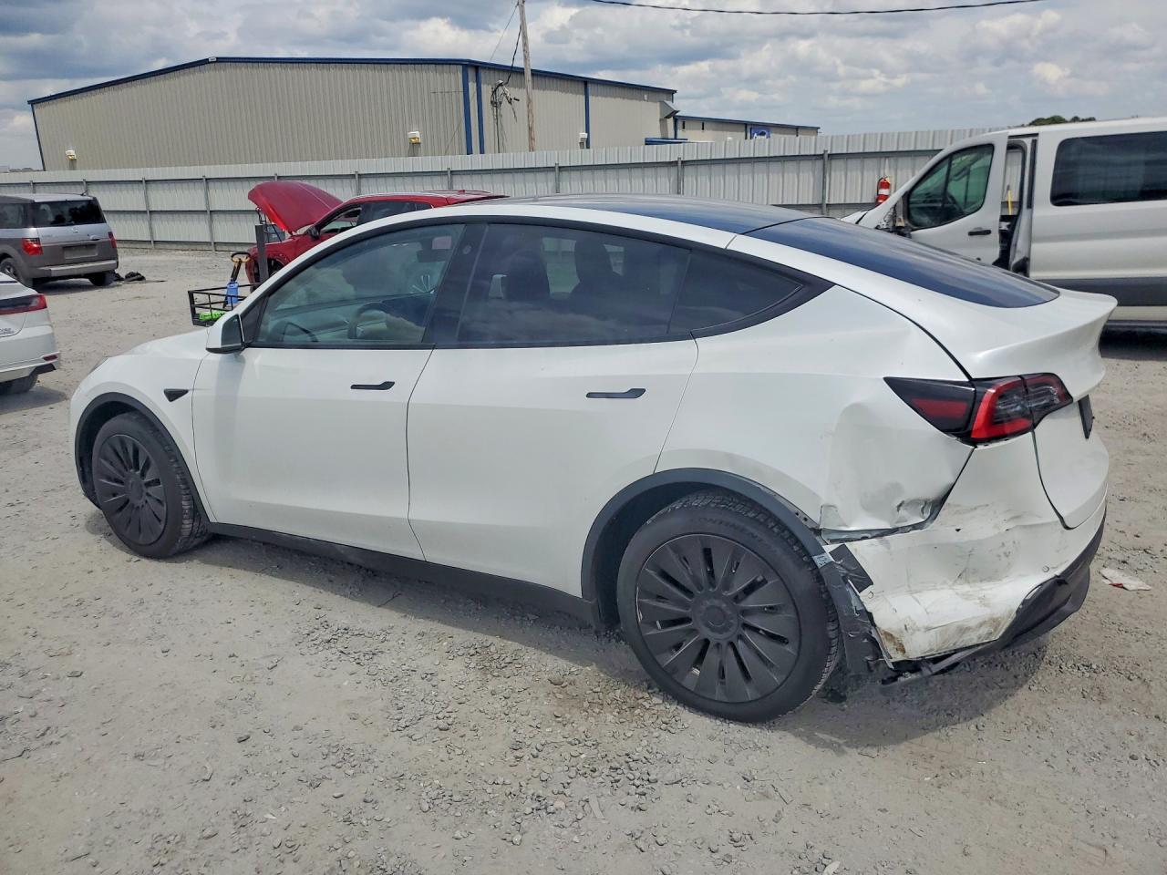 2021 Tesla Model Y - Image 2