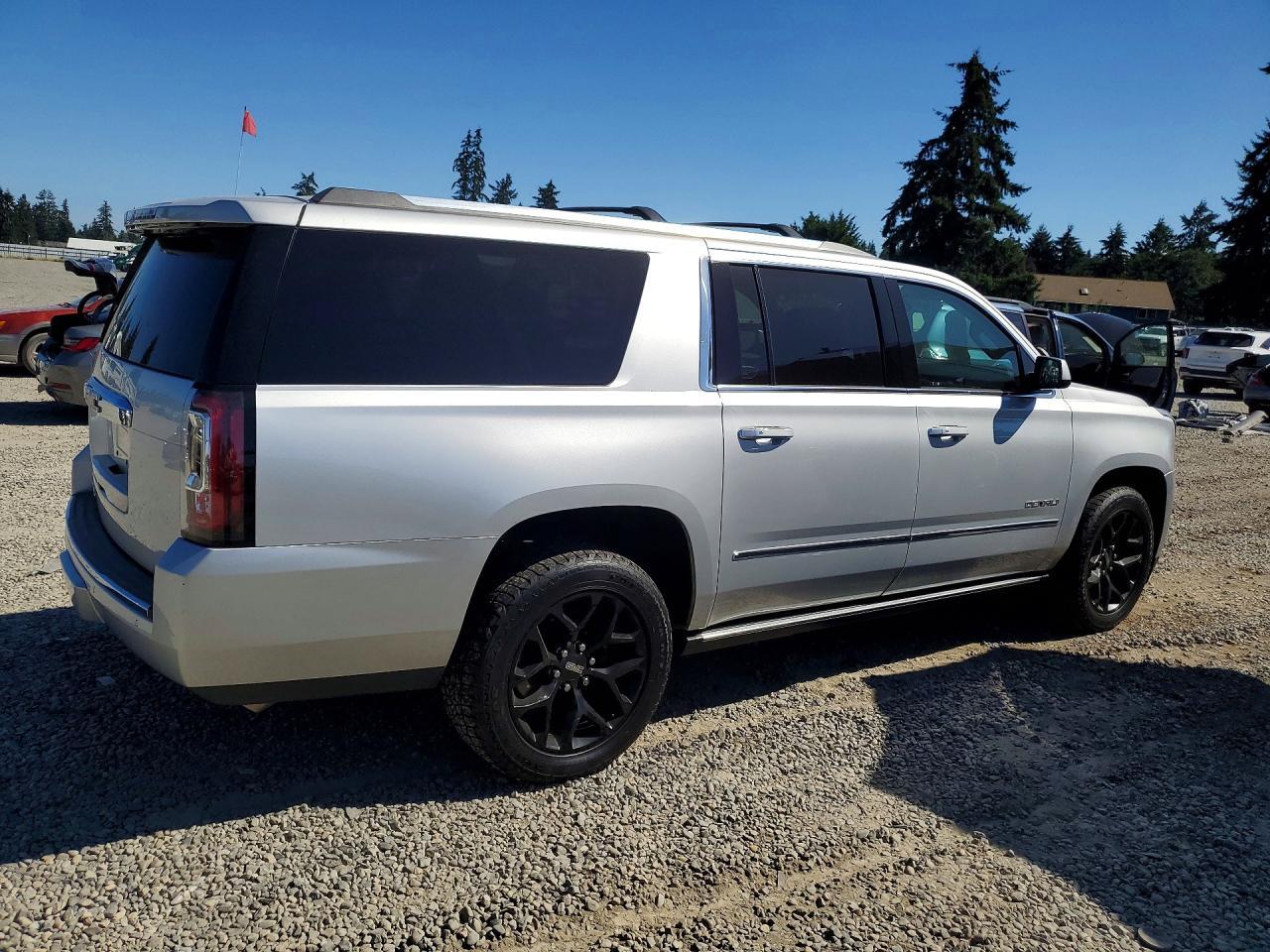 2020 GMC Yukon Xl Denali - Фото 3