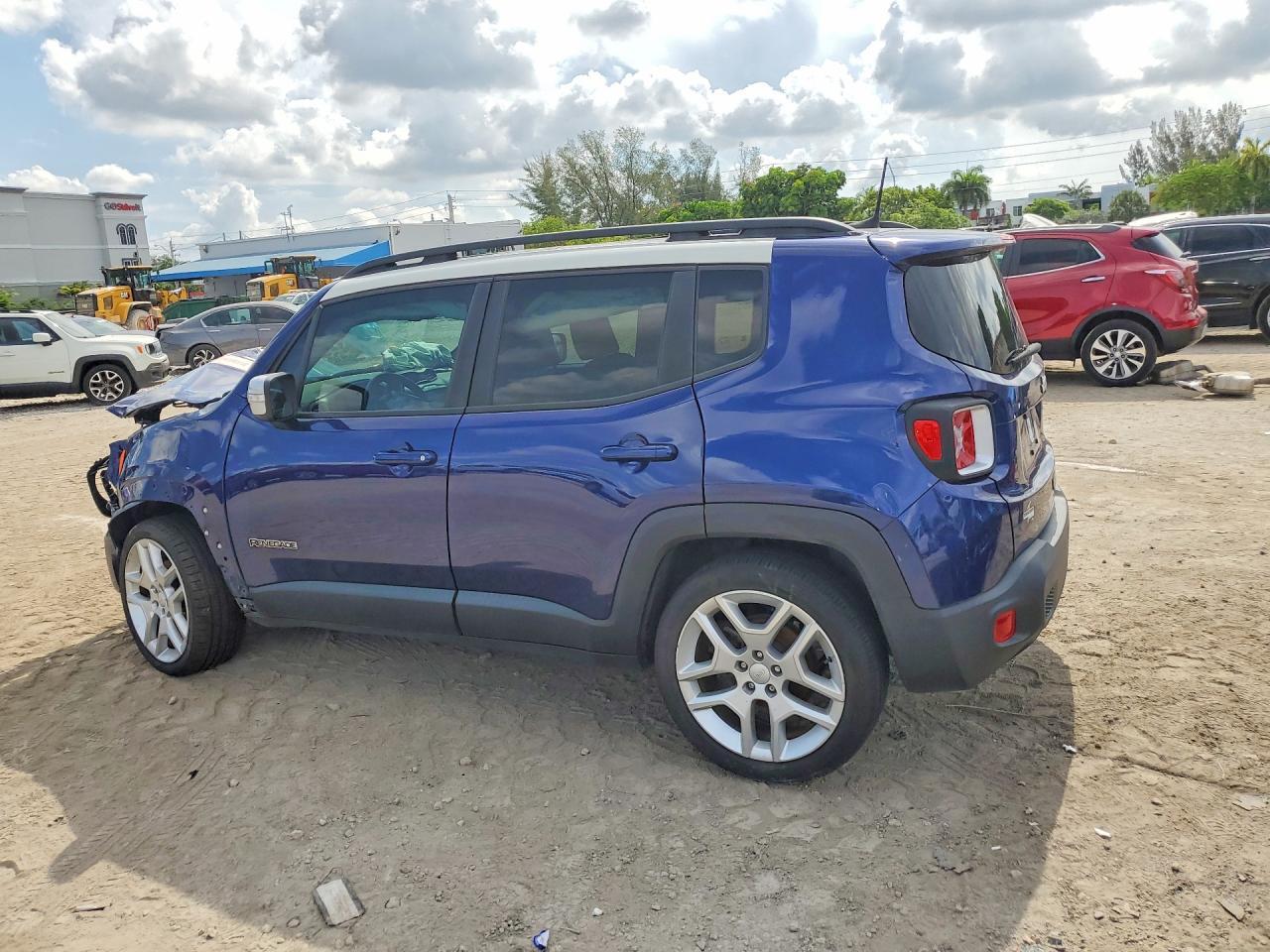 2021 Jeep Renegade Latitude - Фото 2