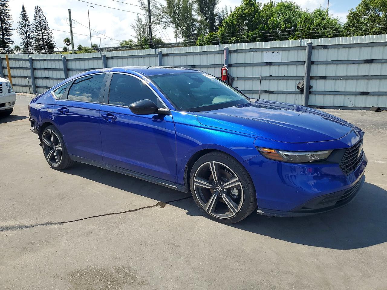 2024 Honda Accord Hybrid Sport - Image 4