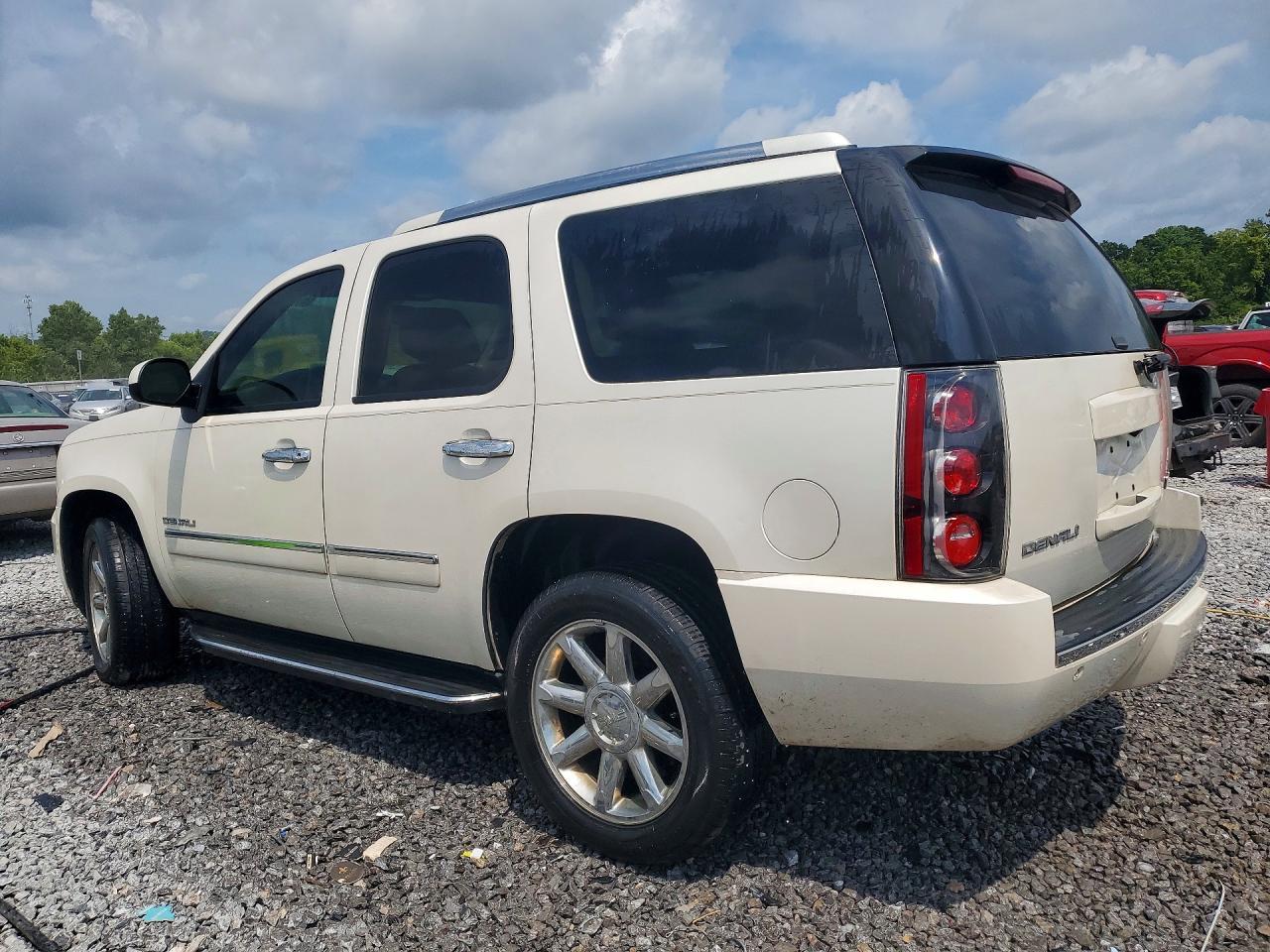 2012 GMC Yukon Denali - Фото 2