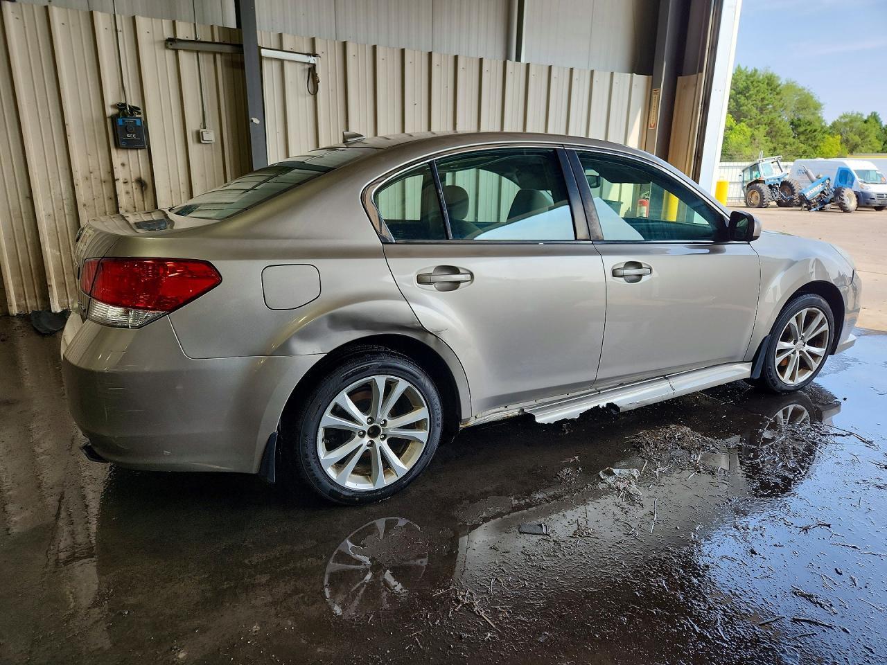 2014 Subaru Legacy 2.5I Premium - Фото 3
