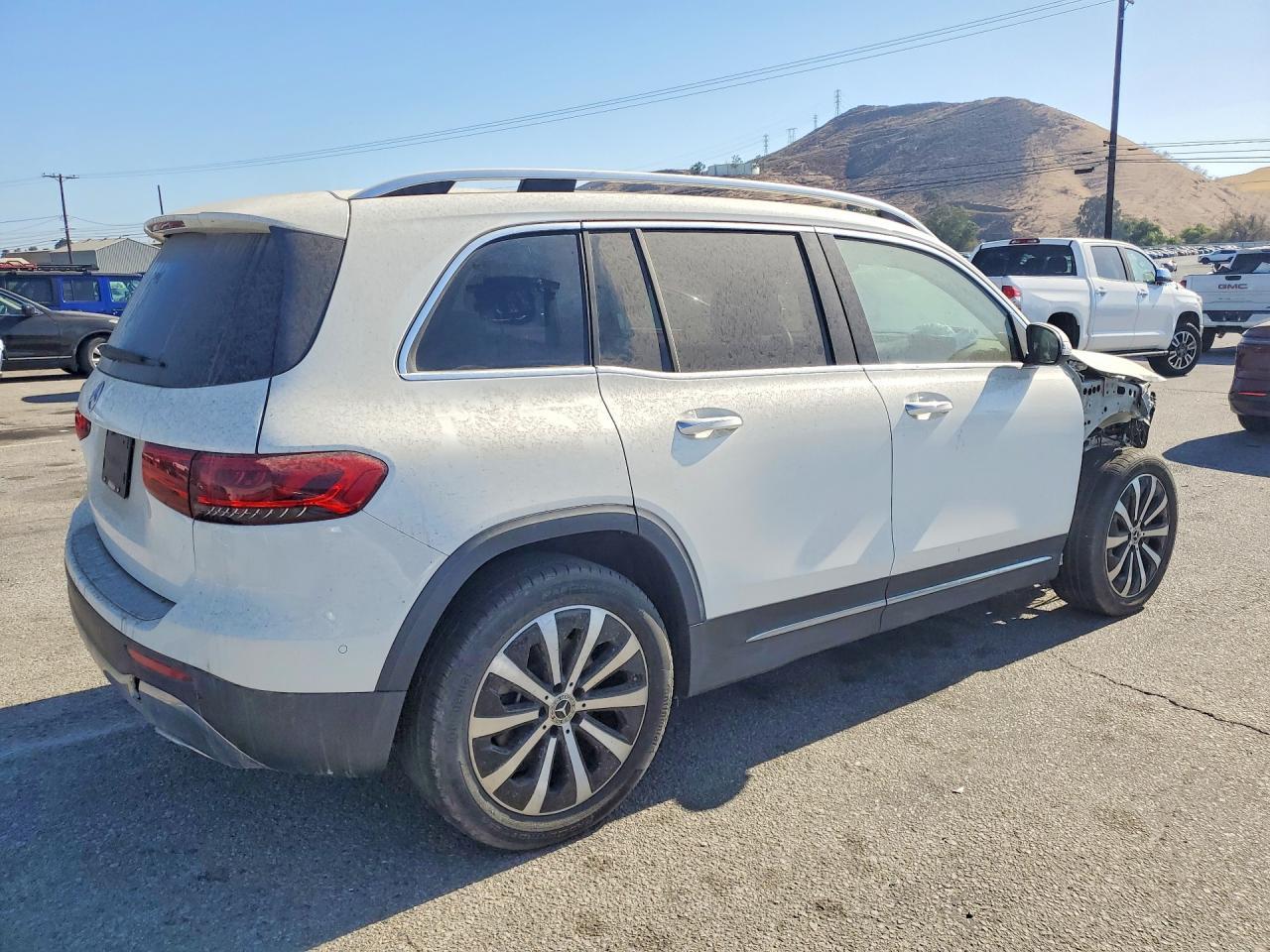 2022 Mercedes-Benz Glb 250 - Image 3