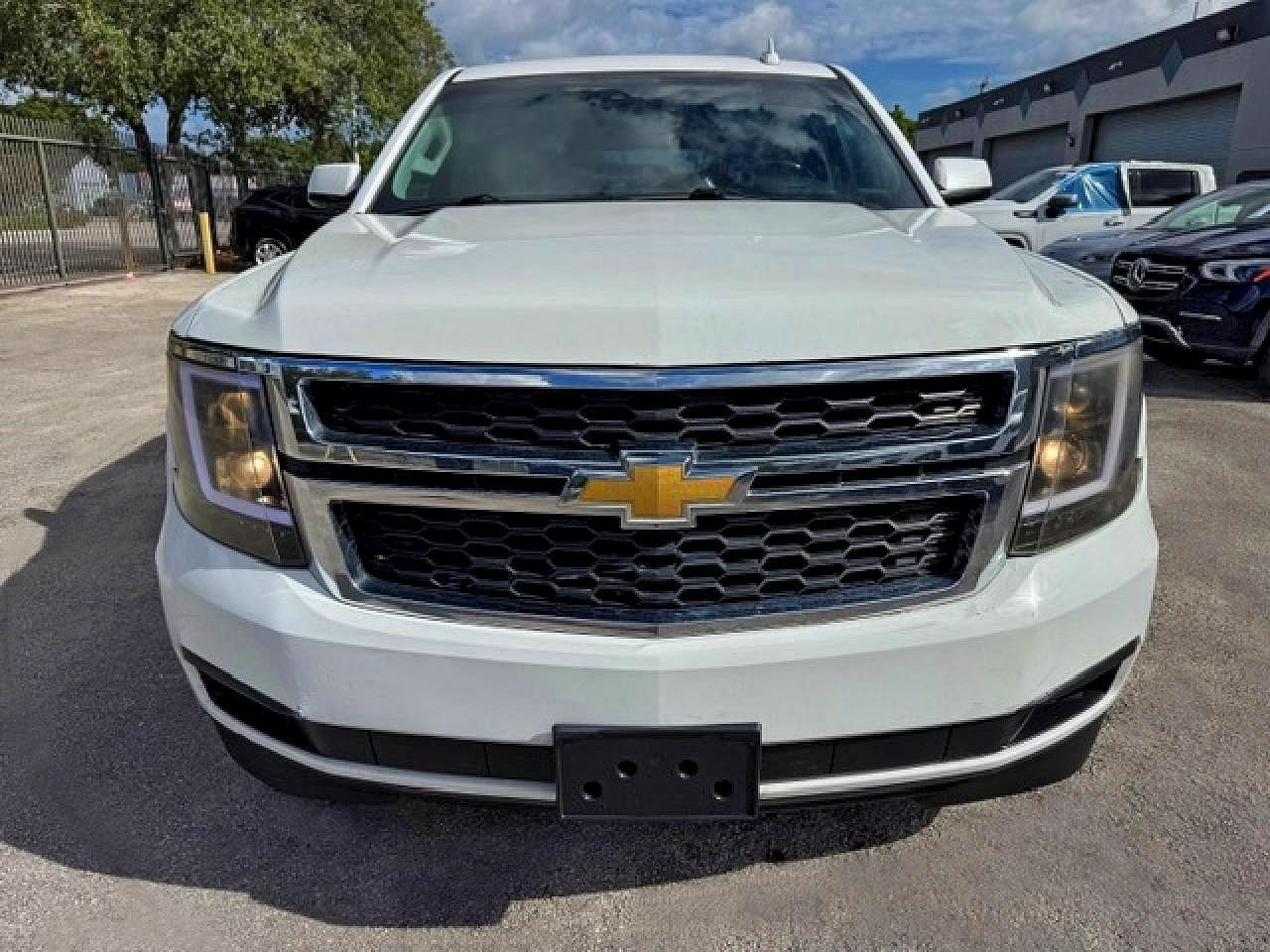 2015 Chevrolet Suburban C1500 Lt - Image 5