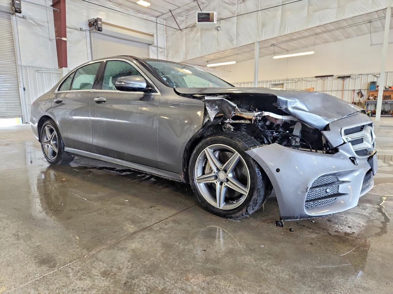 2017 Mercedes-Benz E 300 4Matic - Фото 4