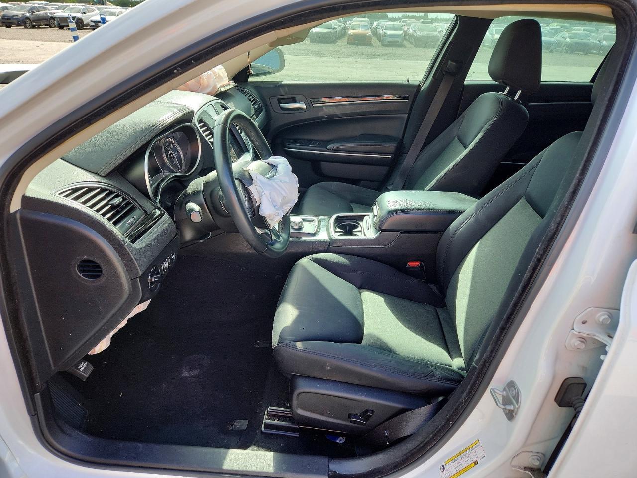 2023 Chrysler 300 Touring - Фото 7