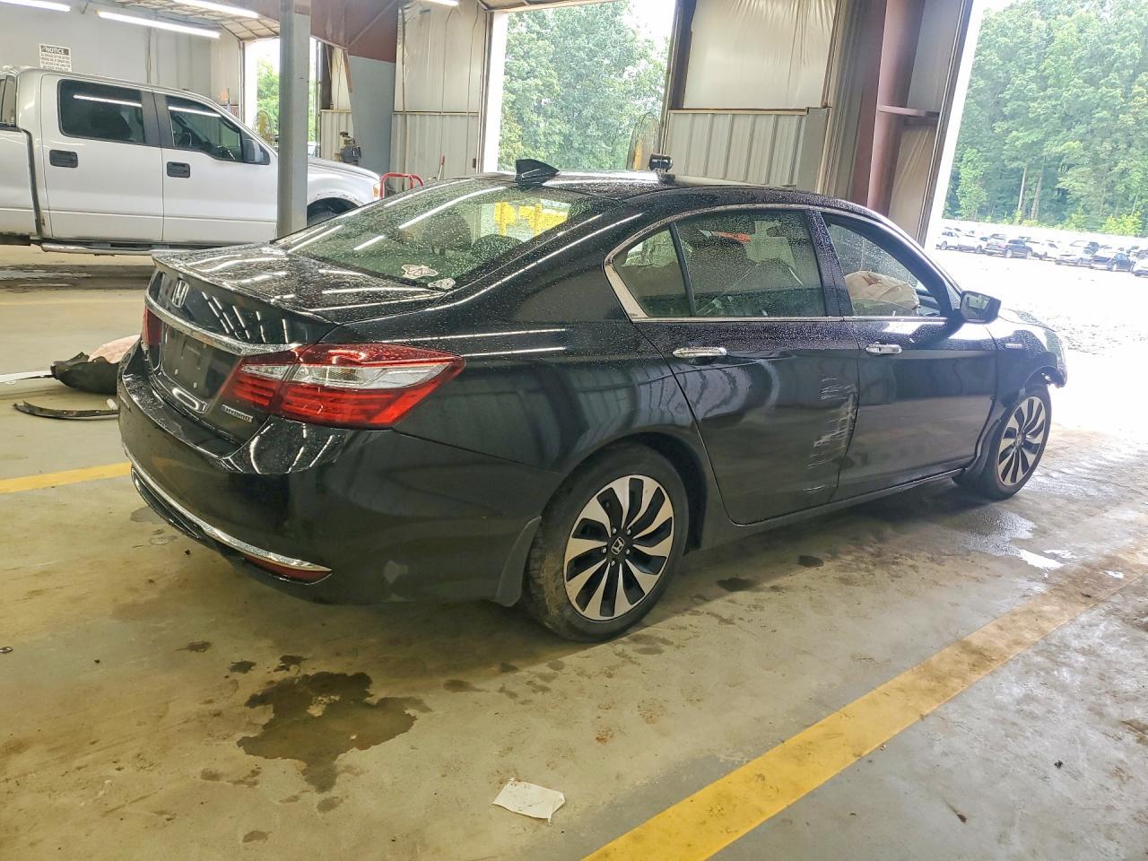 2017 Honda Accord Hybrid - Фото 3