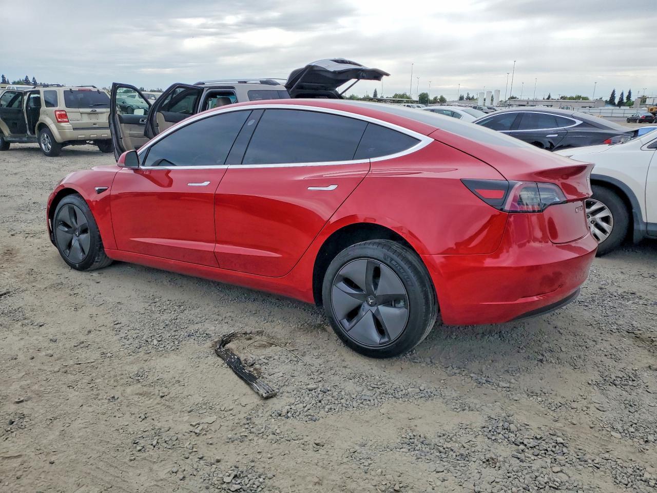 2019 Tesla Model 3 - Фото 2