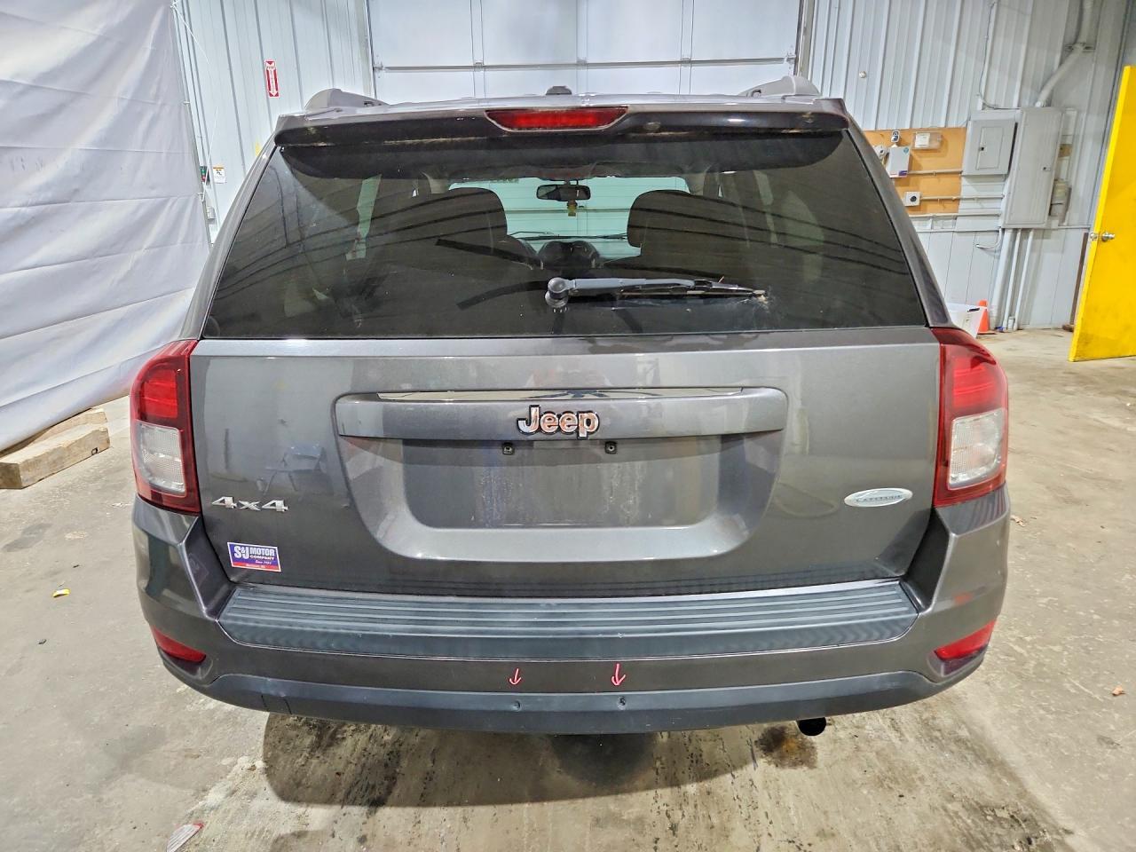 2017 Jeep Compass Latitude - Image 6
