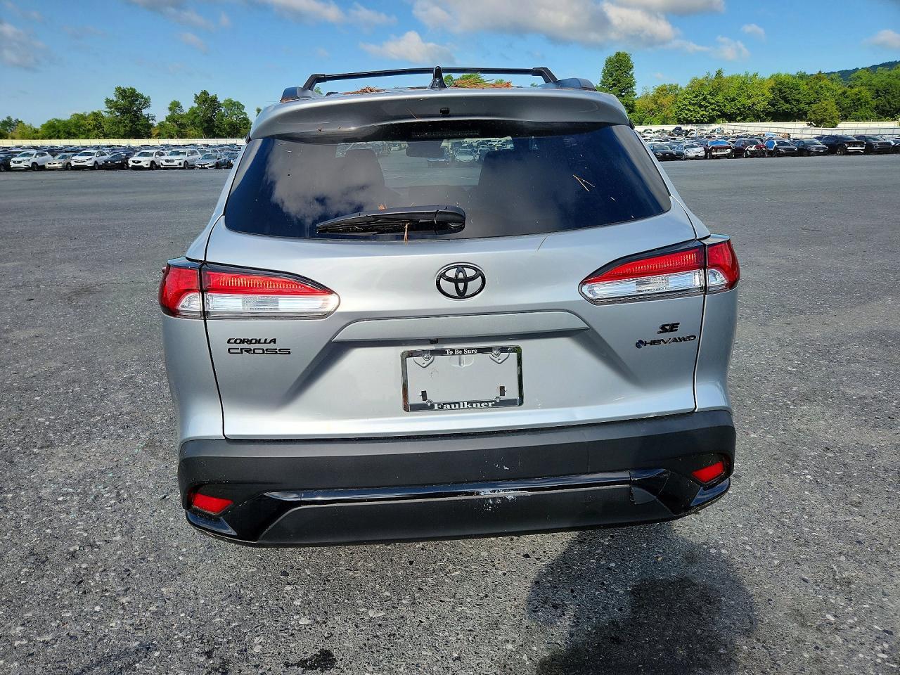 2025 Toyota Corolla Cross Hybrid Se - Image 6