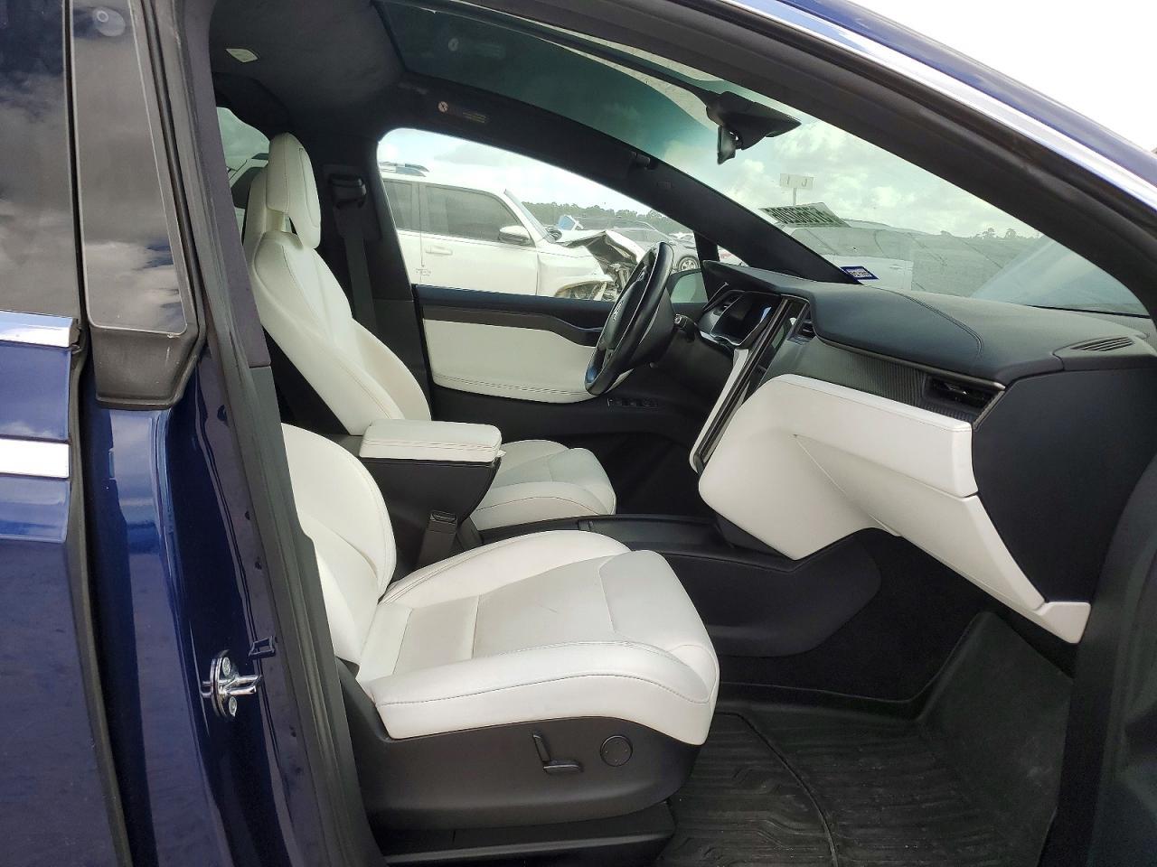 2018 Tesla Model X - Image 7