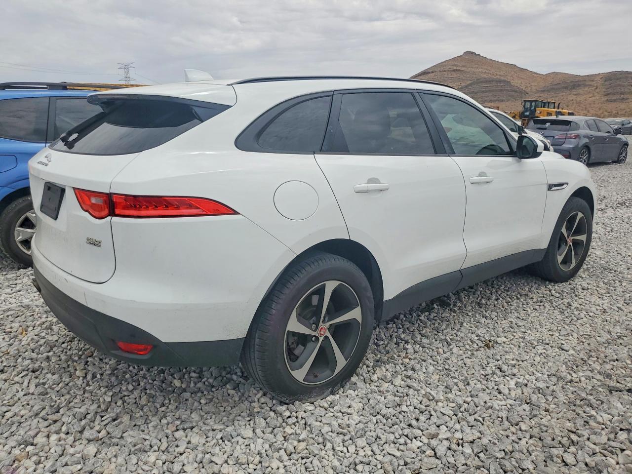 2017 Jaguar F-Pace Premium - Фото 3