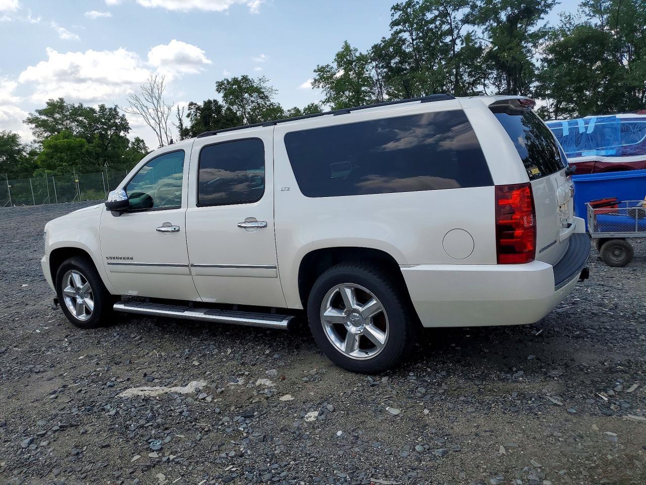 2013 Chevrolet Suburban K1500 Ltz - Image 2