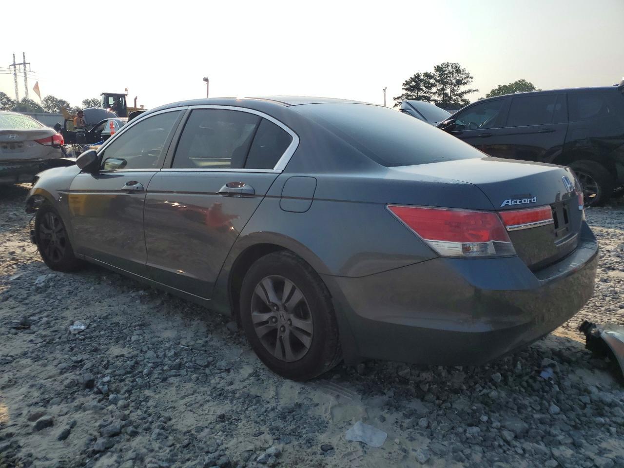 2011 Honda Accord Lxp - Фото 2