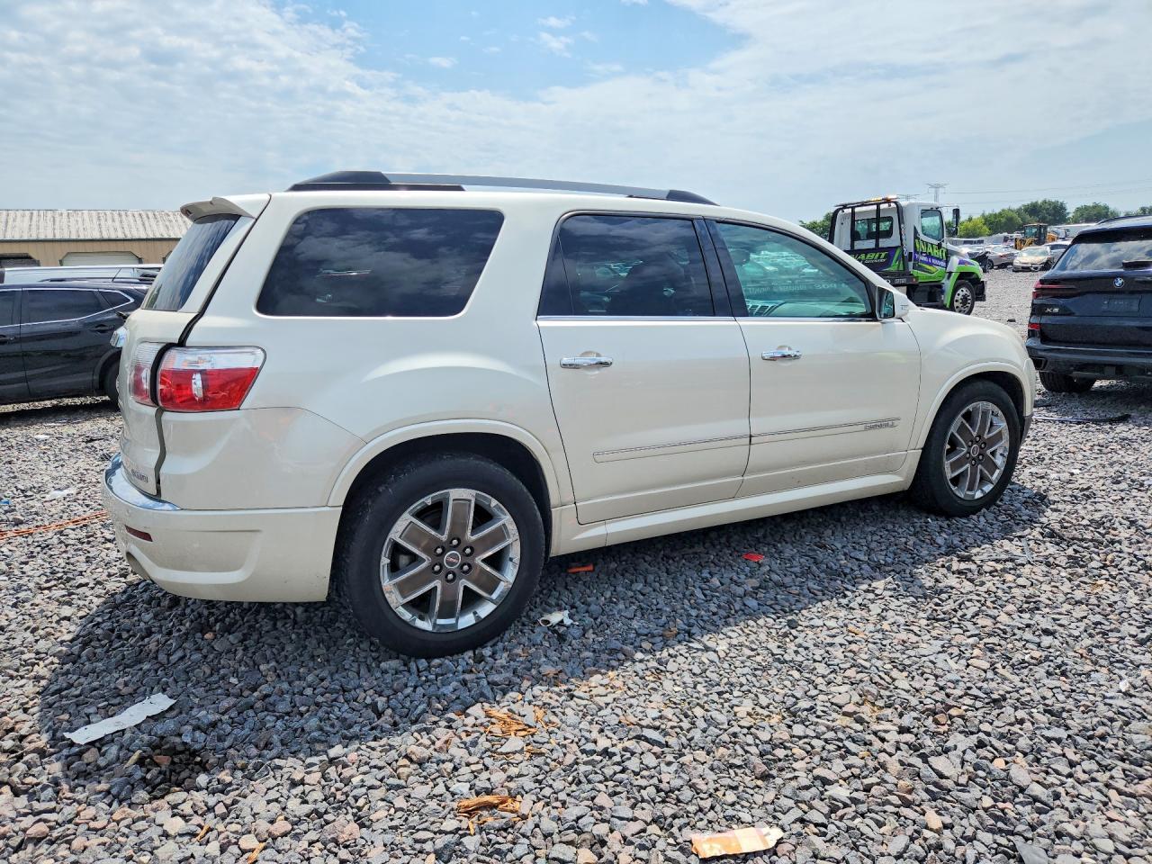 2011 GMC Acadia Denali - Фото 3