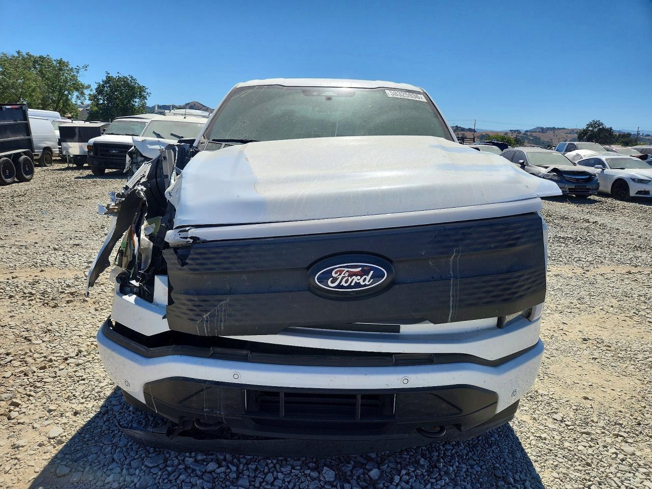 2024 Ford F150 Lightning Xlt - Фото 5