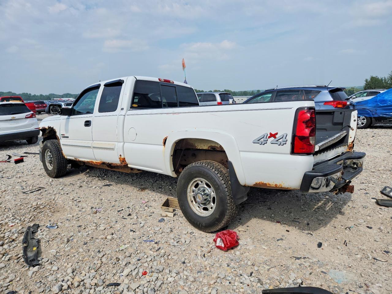 2004 Chevrolet Silverado K2500 Heavy Duty - Фото 2