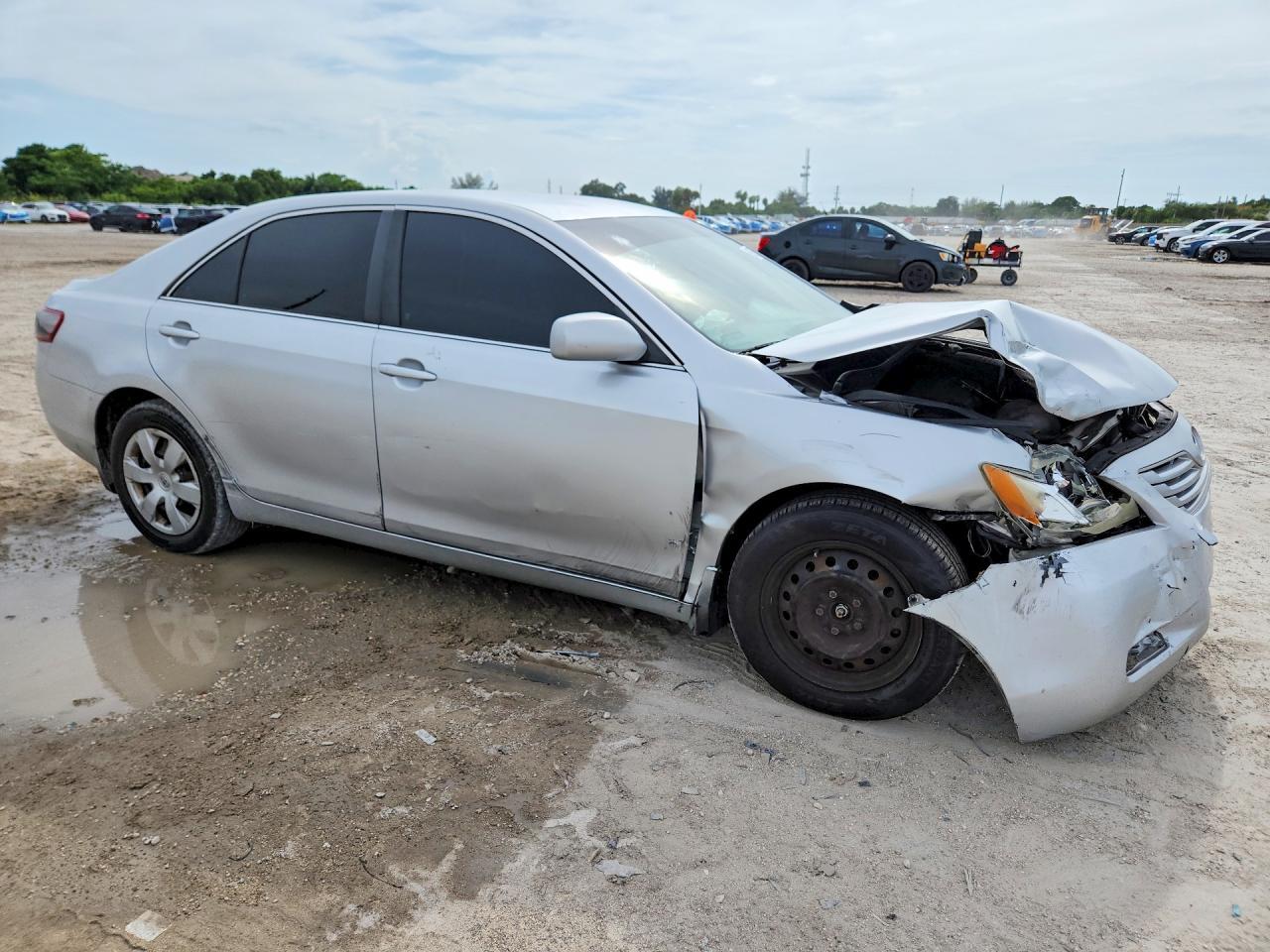 2008 Toyota Camry Le - Image 4
