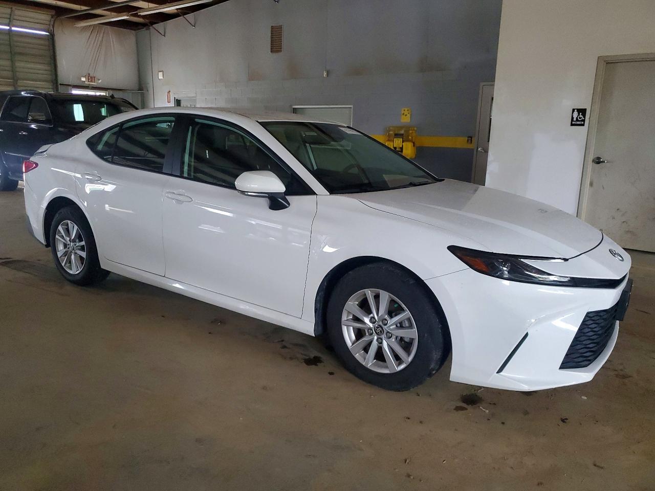 2025 Toyota Camry Le - Фото 4