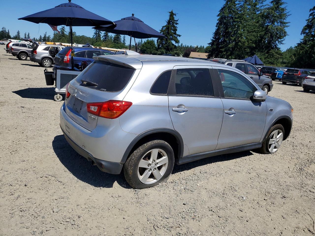 2017 Mitsubishi Outlander Sport Es - Image 3