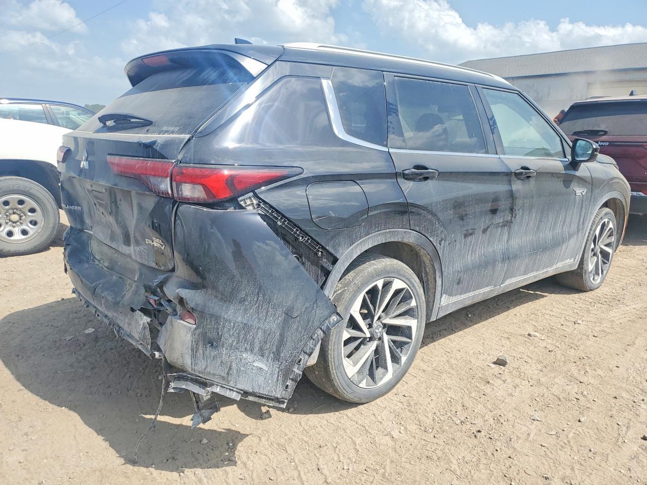 2023 Mitsubishi Outlander Sel - Фото 3