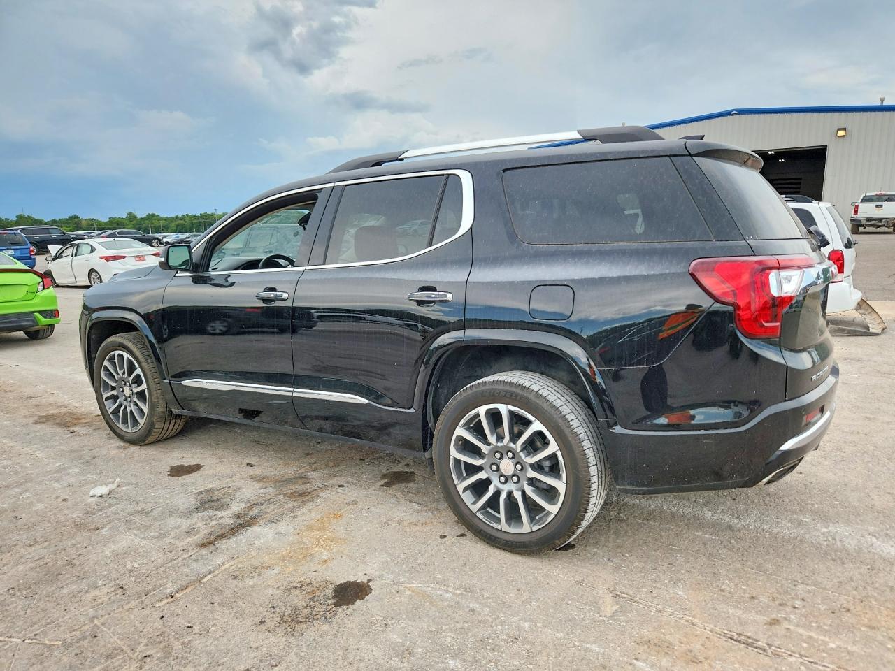 2022 GMC Acadia Denali - Фото 2