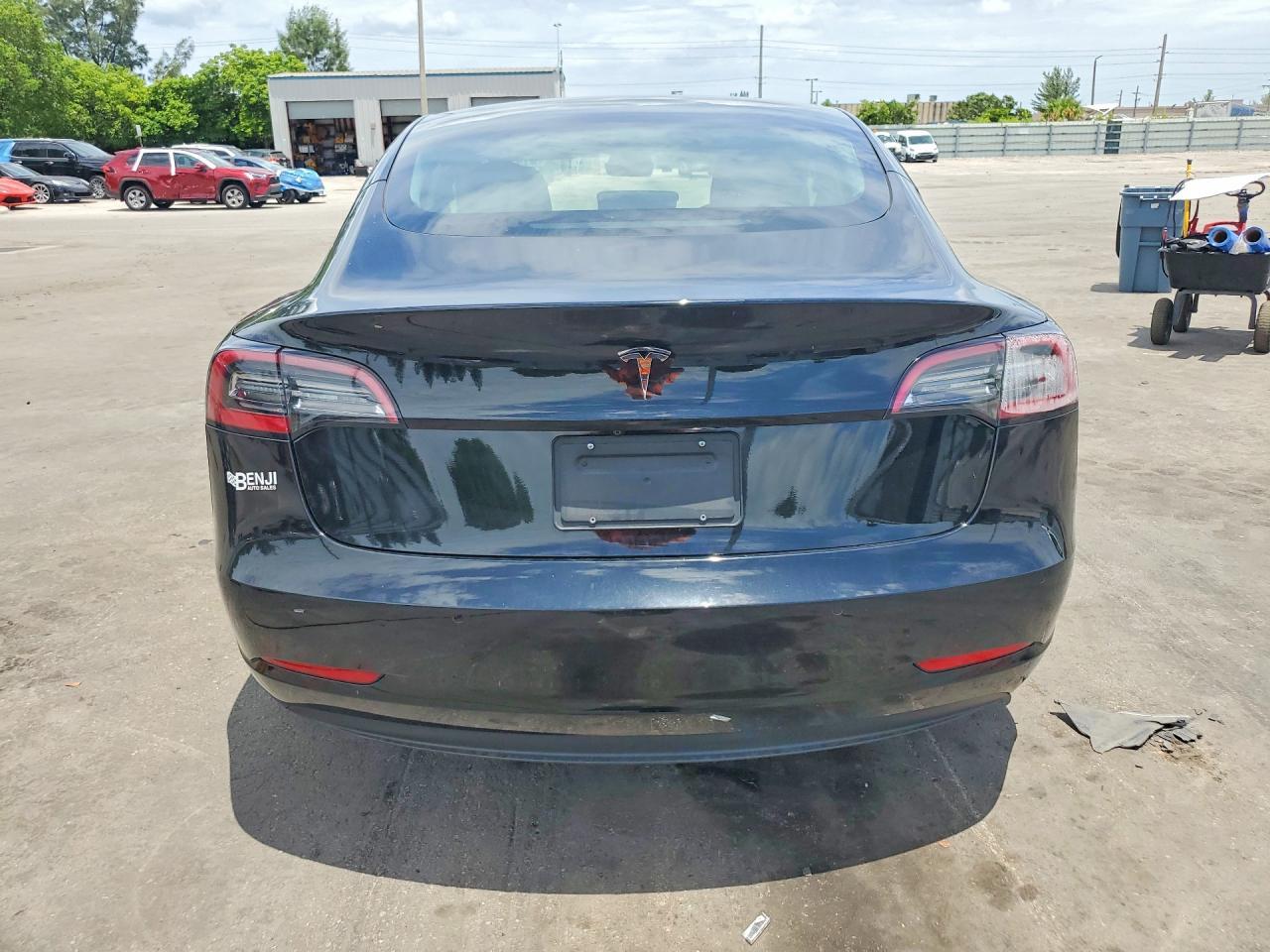 2022 Tesla Model 3 - Image 6