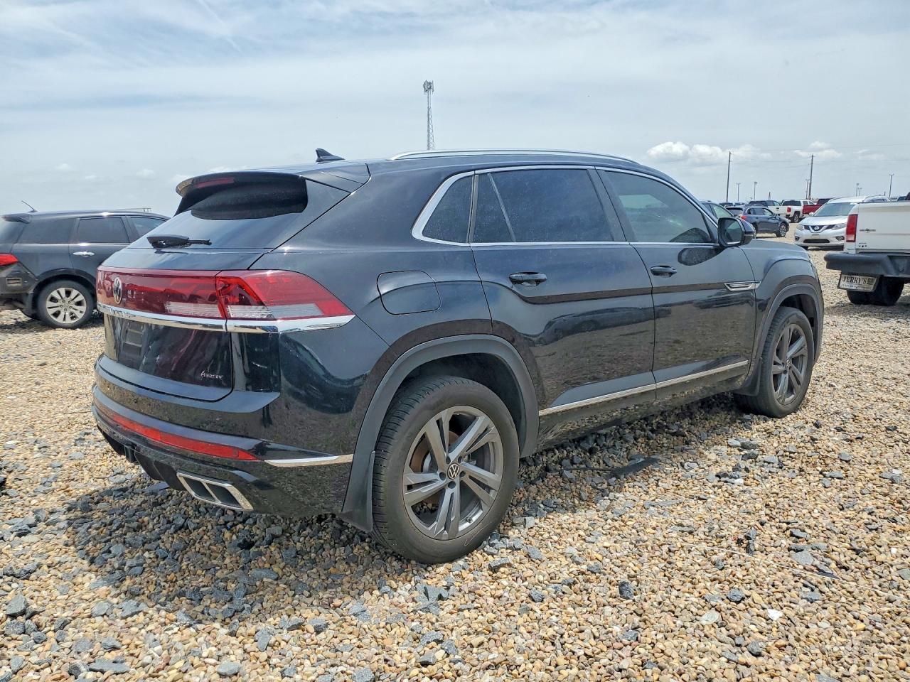 2024 Volkswagen Atlas Cross Sport Sel R-Line - Фото 3