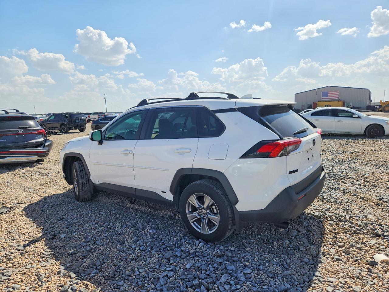 2025 Toyota Rav4 Hybrid Xle - Image 2
