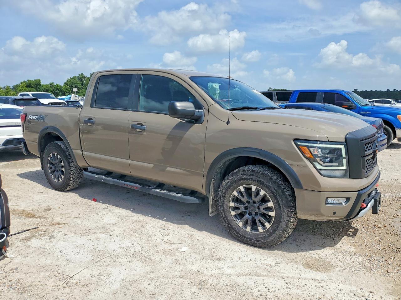 2021 Nissan Titan Pro-4X - Фото 4