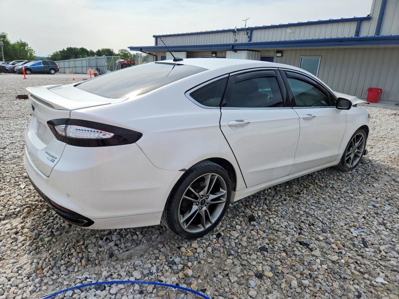 2015 Ford Fusion Titanium - Фото 3