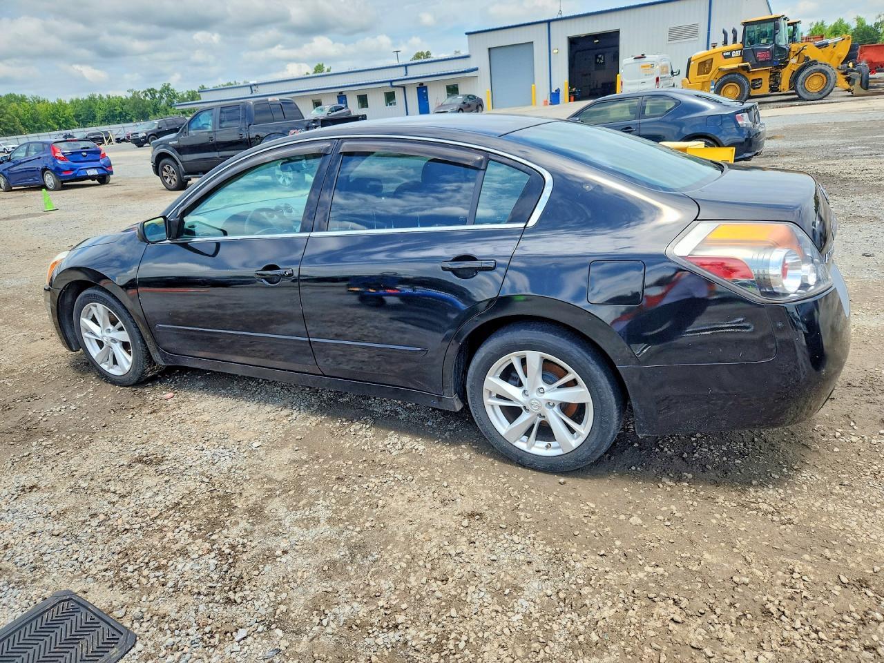 2012 Nissan Altima Base/S - Image 2