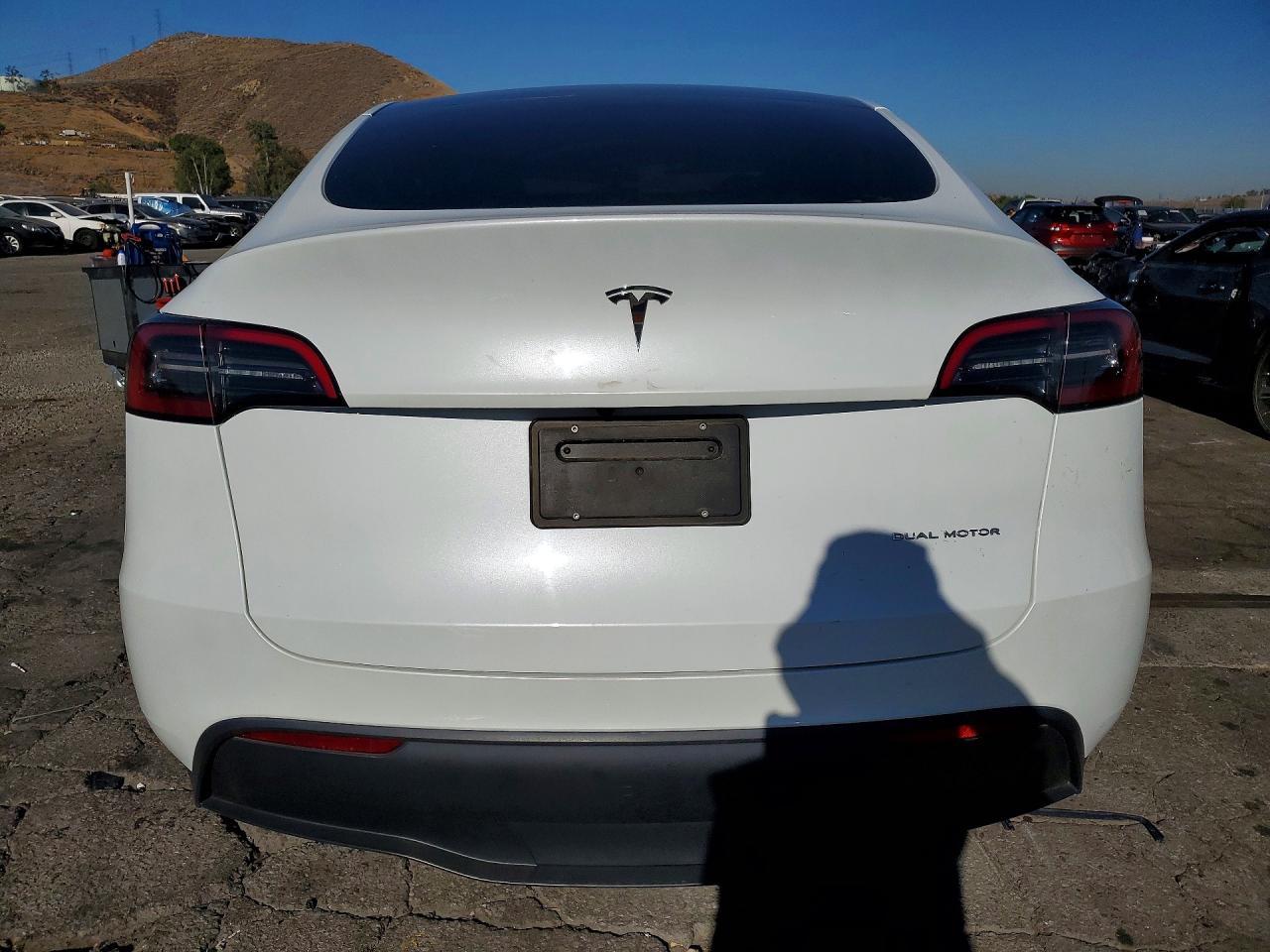 2023 Tesla Model Y - Фото 6