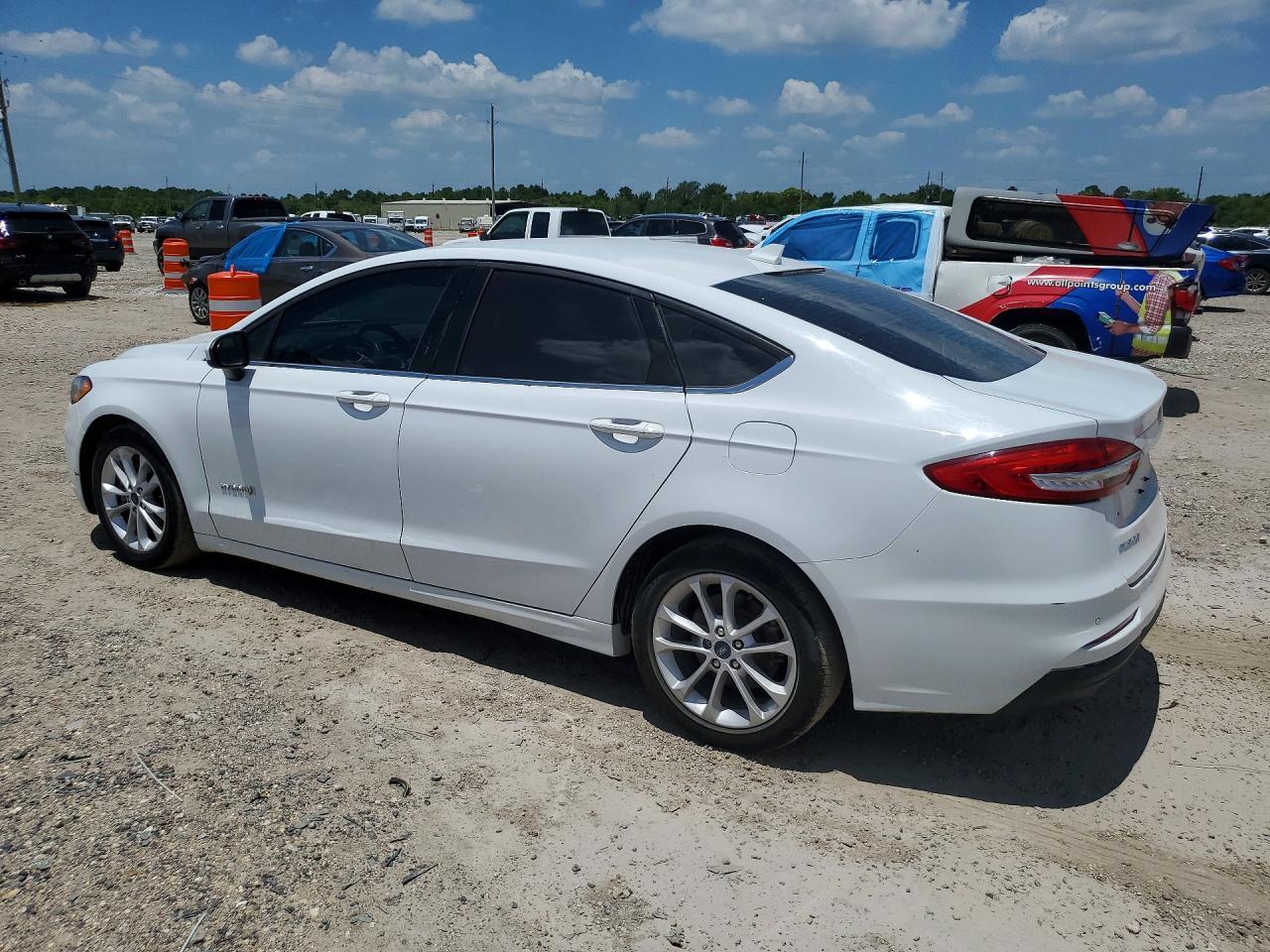 2019 Ford Fusion Se - Image 2