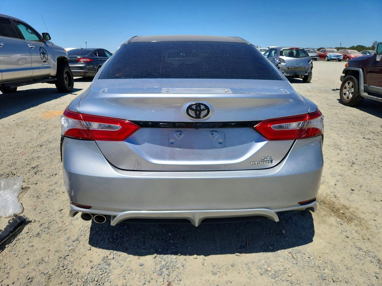 2020 Toyota Camry Se - Фото 6