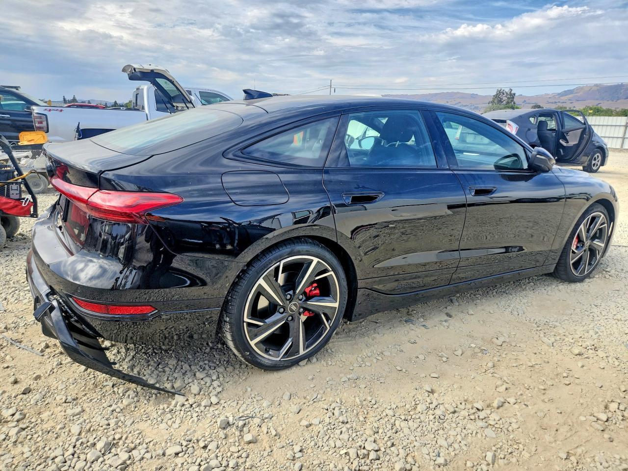 2025 Audi S6 E-Tron Prestige - Фото 3