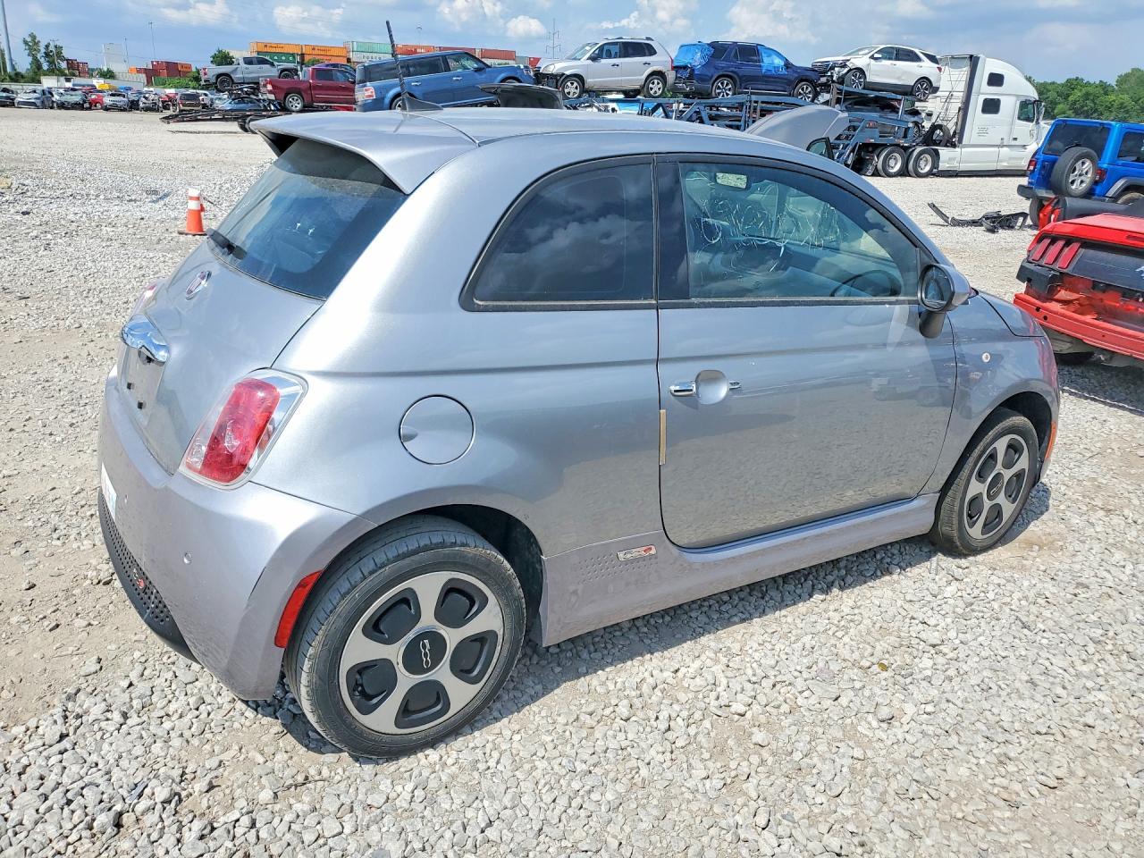 2017 Fiat 500 Electric - Image 3