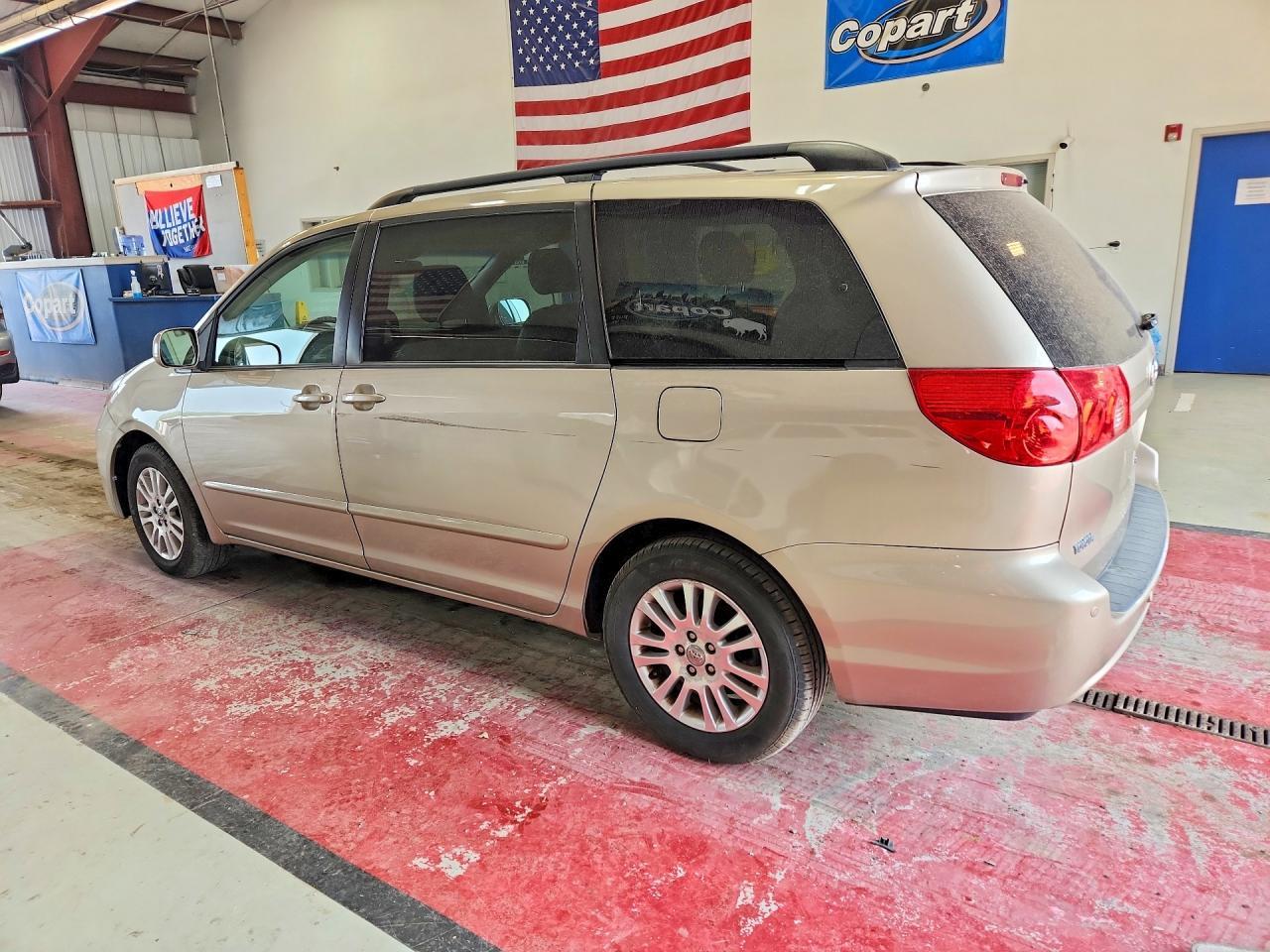 2009 Toyota Sienna Xle - Image 2