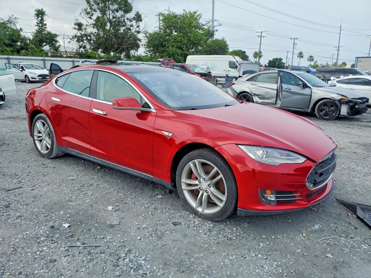 2014 Tesla Model S - Фото 4