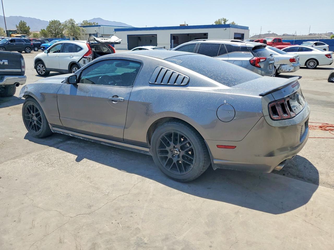 2014 Ford Mustang Gt - Фото 2