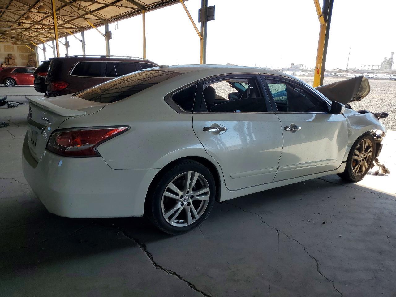 2014 Nissan Altima 3.5 S - Image 3