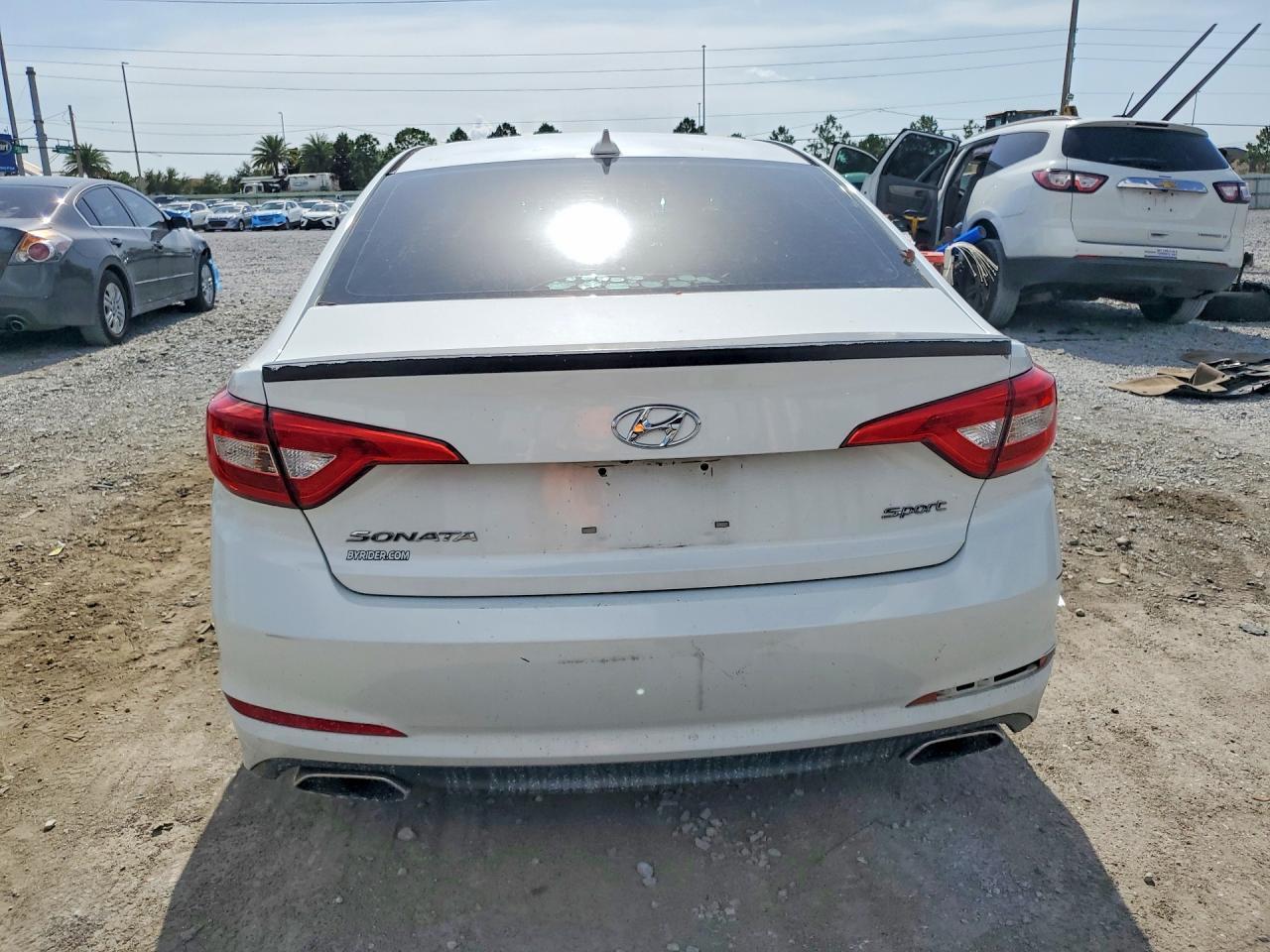 2015 Hyundai Sonata Sport - Image 6